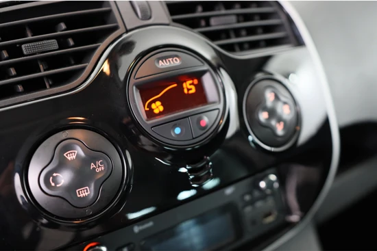 Renault Kangoo Family 1.2 TCe Limited Start&Stop | Trekhaak | Clima | Bluetooth | Parkeersensoren | Cruise control | Lichtmetalen velgen