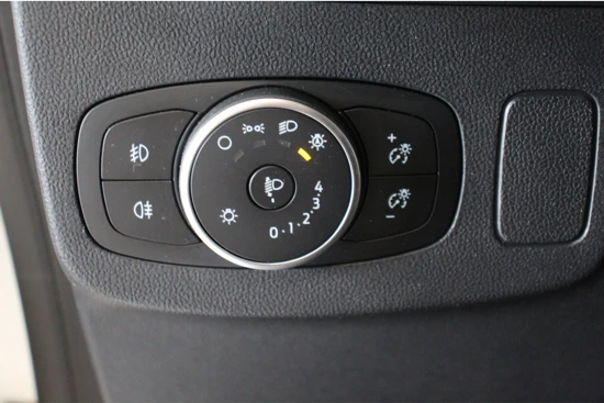 Ford Puma 1.0 EcoBoost Hybrid Titanium X | Verwarmde voorruit | Lichtmetalen velgen 18" | Navigatiesysteem ful
