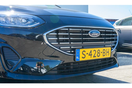 Ford Fiesta 1.0 EcoBoost Titanium | Stoel/stuurwielverwarming | Voorruitverwarming | Dealer onderhouden |