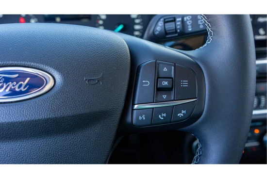 Ford Fiesta 1.0 EcoBoost Titanium | Stoel/stuurwielverwarming | Voorruitverwarming | Dealer onderhouden |