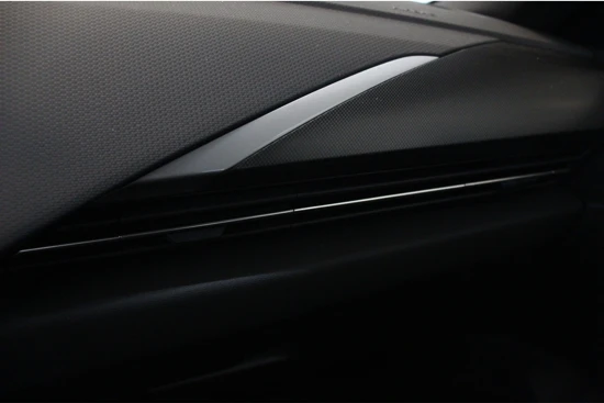 Opel Astra 1.6 Hybrid GS Line | 360° camera | Panoramadak elektrisch | Head up display | Leer | Massage stoelen |