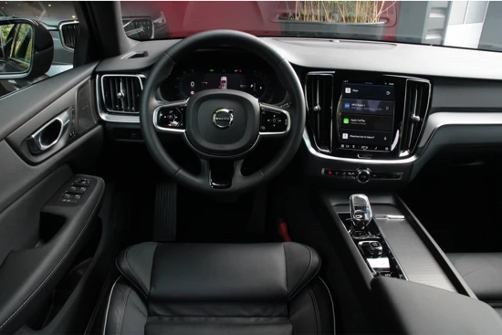 Volvo V60 B4 198pk Plus Dark | Trekhaak | 360 Camera | Adaptive Cruise | Memory Seats | Harman/Kardon | Climate Pack