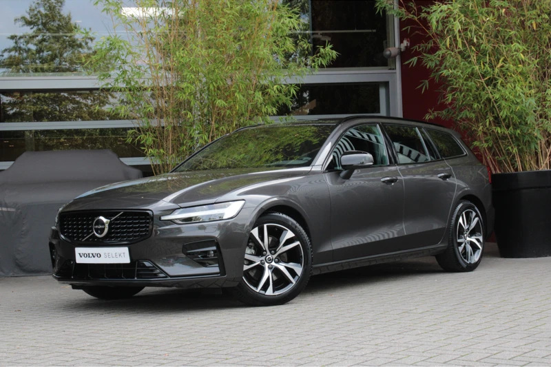 Volvo V60 B4 198pk Plus Dark | Trekhaak | 360 Camera | Adaptive Cruise | Memory Seats | Harman/Kardon | Climate Pack