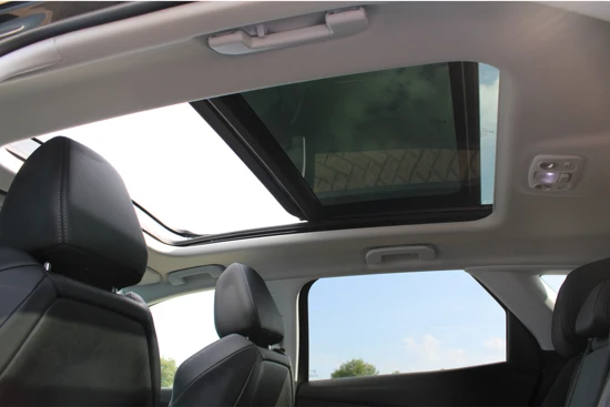 Peugeot 3008 SUV 1.2 PureTech 130pk EAT8 Allure | Automaat | Navigatie | Panorama/schuifdak | Comfortstoelen |