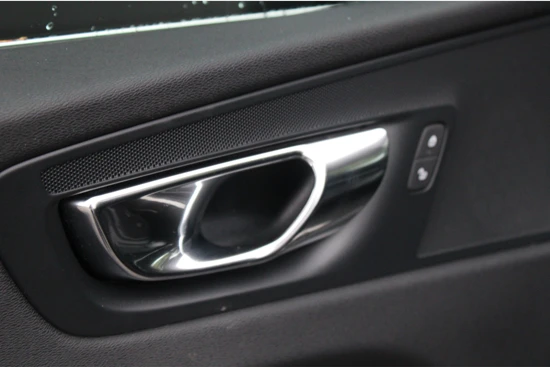 Volvo XC60 T5 GT Momentum | Panoramadak | Full LED | Adaptieve cruise | Camera | Leder | Keyless