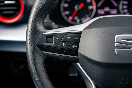 SEAT Ibiza 1.0 TSI FR | Navigatie bij App | Climate control | PDC v+a | 17"inch