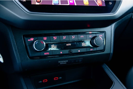 SEAT Ibiza 1.0 TSI Style Business Intense | Navigatie | Camera achter | Carplay | Cruise control