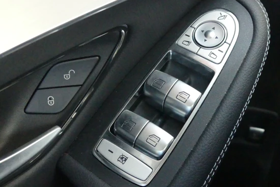 Mercedes-Benz GLC 300e 4MATIC Business Solution AMG | TREKHAAK |