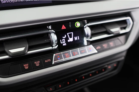 BMW 1-serie 118i Executive Edition | 1e Eigenaar! | Automaat | navigatie | LED | Clima | Parkeersensoren V+A | Cruise | Lichtmetalen Velgen