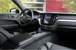 Volvo XC60 2.0 B5 R-Design 251pk | Trekhaak | 21 inch velgen | Schuifdak | Running Boards | Stoelverwarming | Cruise Control | Memory Seats