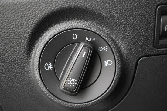 SEAT Ibiza 1.0 TSI 95PK Style Business Intense | Parkeersensoren voor + achter | App-Connect | DAB | Cruise control | Voorstoelen verwarmd