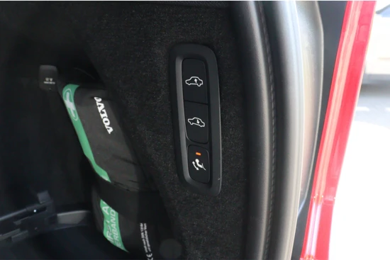 Volvo XC90 T8 AWD Recharge Plus Dark Long Range | Google | Luchtvering | Bowers & Wilkins | 360° Camera | Trekhaak | Head-Up Display | Adap