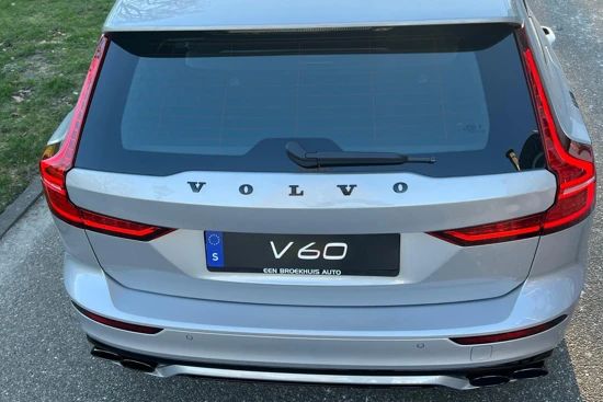 Volvo V60 B3 BLACK ARROW EDITION *UIT VOORRAAD LEVERBAAR* FISCALE WAARDE € 50.176,-