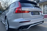 Volvo V60 B3 BLACK ARROW EDITION *UIT VOORRAAD LEVERBAAR* FISCALE WAARDE € 50.176,-