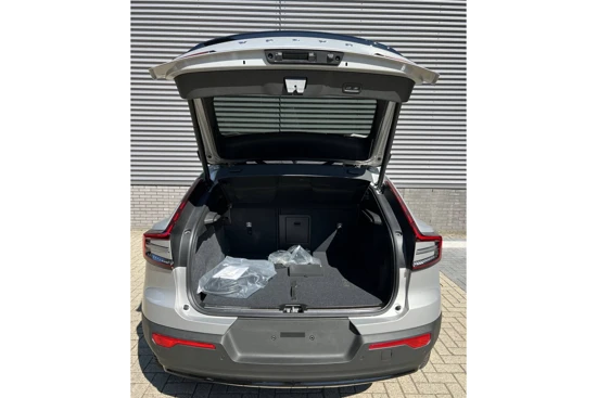 Volvo C40 TWIN ULTIMATE | PANORAMADAK | 20" | WARMTEPOMP | NUBUCK | INTELLISAFE | MEMORY | 360 CAMERA | HARMAN KARDON | KEYLESS