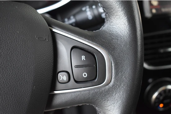 Renault Clio 0.9 TCe Zen | Navigatie | Climate control | Licht- en regensensor |