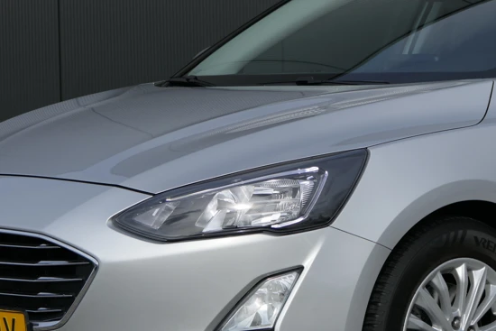 Ford Focus Wagon 1.0 EcoBoost Titanium | Automaat | Lichtmetaal | Navigatie | Climate Control | Keyless Entry |