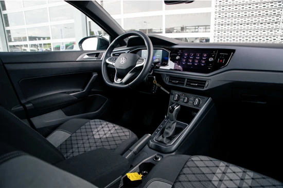 Volkswagen Taigo 1.0 TSI R-Line | Automaat| Camera | Carplay | Stoelverwarming