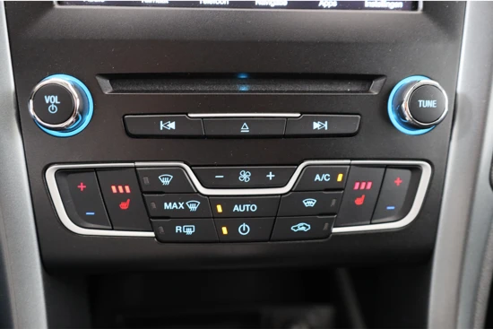 Ford Mondeo Wagon 1.5 Titanium | Dealer Onderhouden! | Automaat | Winter-Pack | Keyless | Navi | Clima | Parkeersensoren V+A | 17'' Lichtmet
