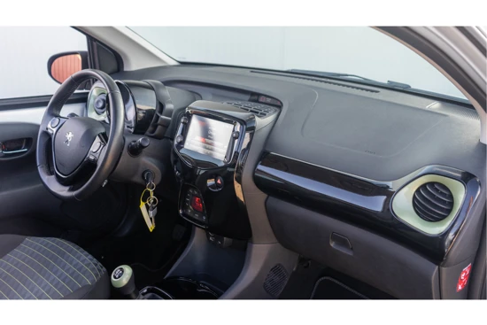 Peugeot 108 1.0 e-VTi Allure TOP! | OPEN DAK | ALL SEASON | DEALER OH! | APPLE CARPLAY | CLIMATE CTRL | LICHT/RE