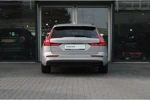 Volvo V60 B4 198pk Core | Driver Assist | Park Assist | 18" | Trekhaak | Camera | Elek. achterklep | 3.200km!