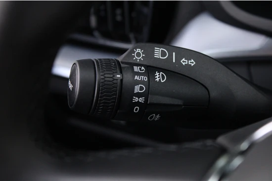 Volvo V60 B4 198pk | | Driver Assist | Park Assist | 18" | Trekhaak | Camera | Elek. achterklep | 3.200km!