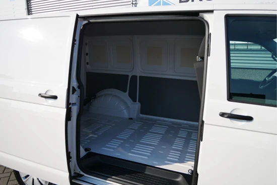 Volkswagen Transporter | Comfortline | Multistuur | Camera | Navi By App | PDC