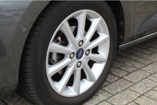 Ford Fiesta 1.0 EcoBoost Titanium AUTOMAAT / Camera / Winter Pakket / Parkeer Sensoren / Navigatie Pakket /
