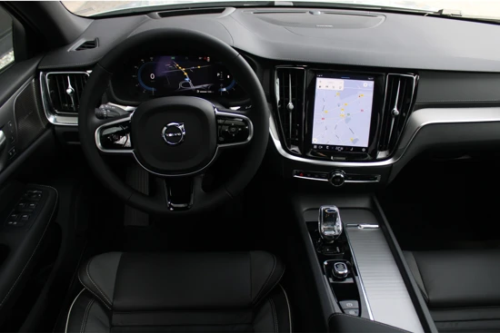 Volvo V60 B4 Ultimate Dark | 19'' | 360 Camera | Panoramadak | Harman Kardon | BLIS | Head-up