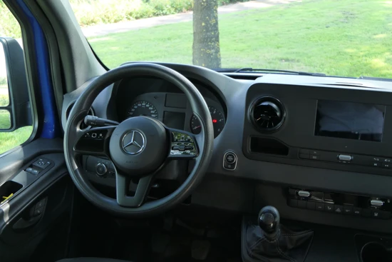 Leaf 4 4 Sprinter Campervan | Luifel | Douche | Zonnepanelen | Vast bed | Carplay/ Android Auto