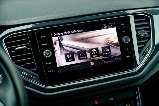 Volkswagen T-Roc 1.5 TSI DSG Sport | Automaat | Navigatie | Carplay | Camera | Keyless | 18"inch