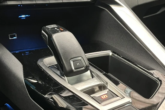 Peugeot 3008 1.2 130PK Automaat Allure | Panorama Dak | Lederen Bekleding | Chroom | 18" Lichtmetaal | Navigatie | App