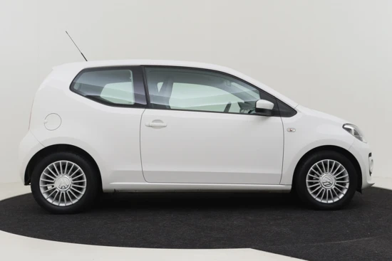 Volkswagen up! 1.0 75PK high up! BlueMotion | Airco | Navigatie by app | LMV 15 inch | Start/stop