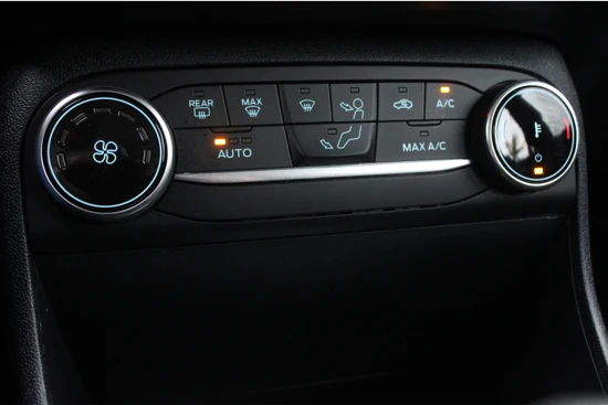 Ford Fiesta 1.0 100pk Titanium| NL-AUTO | LED | APPLE/ANDROID CARPLAY | PARKEER SENSOREN