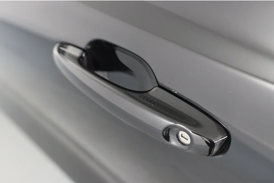 Ford Focus 1.0 EcoBoost ST Line Business | Camera | Navi | CLima | LED | Keyless | Parkeersensoren V+A | 17'' Lichtmetalen Velgen
