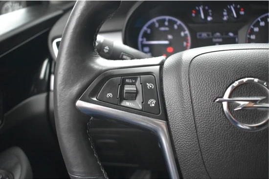 Opel Mokka X 1.4 Turbo Business+ 140pk | Navigatie | Comfortstoelen | Stuur/Stoelverwarming | Cruise Control | Airco | Parkeersensoren v/a |
