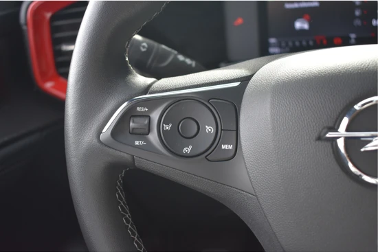 Opel Mokka 1.2 Turbo GS Line | Navigatie by App | Achteruitrijcamera | 17"LMV | Climate Control | Full-LED | Parkeersensoren | Nieuwstaat |
