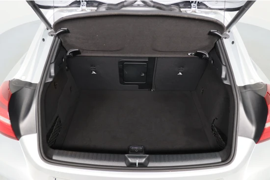 Mercedes-Benz GLA 180 Business Solution AMG Night Upgrade | Open Dak | Trekhaak | Clima | Navi | Camera | Sportstoelen | keyless | LED | 19'' Lich