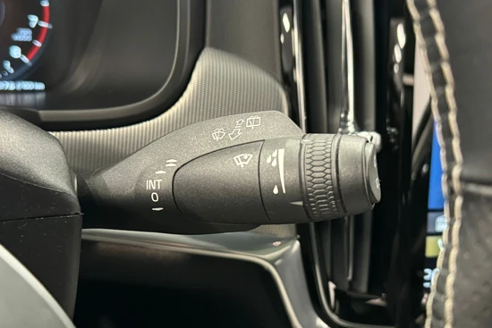 Volvo V90 T4 Business Sport | Panoramadak | Head up display | DAB+ | Carplay | Verwarmbare voor- & achterstoel