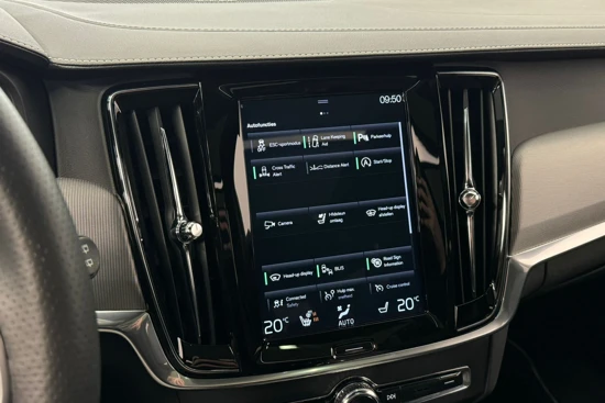 Volvo V90 T4 Business Sport | Panoramadak | Head up display | DAB+ | Carplay | Verwarmbare voor- & achterstoel