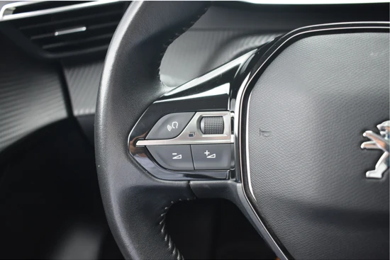 Peugeot e-208 EV Allure | Panoramadak | Navigatie by App | Achteruitrijcamera | Full-LED | 17"LMV | Apple Carplay | Android Auto | Climate Con