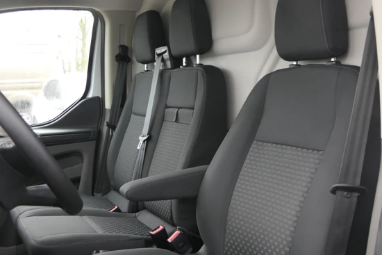 Ford Transit Custom 300 2.0 TDCI L2H1 Trend | Lengte 2 | Apple carplay/ Android auto | Camera | Parkeersensoren voor & achter | Voorruitverwarming |