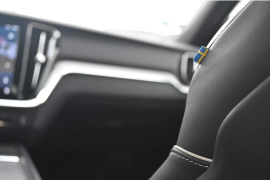 Volvo V60 B3 Aut-7 Plus Dark | Verwarmbare buitenste zitplaatsen tweede zitrij | Verwarmbare voorstoelen | Stu