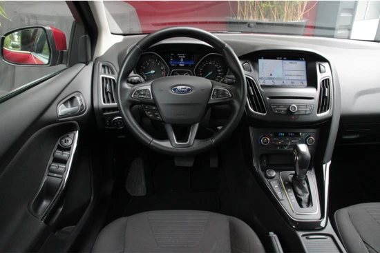 Ford Focus Wagon 1.5 150pk Titanium Automaat | Elek. Trekhaak | Dodehoekdetectie | Camera | Keyless