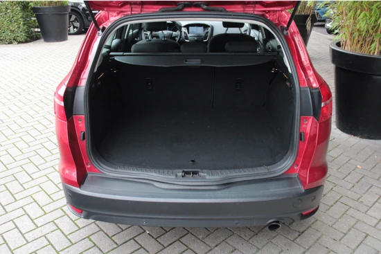 Ford Focus Wagon 1.5 150pk Titanium Automaat | Trekhaak | Dodehoekdetectie | Camera | Keyless