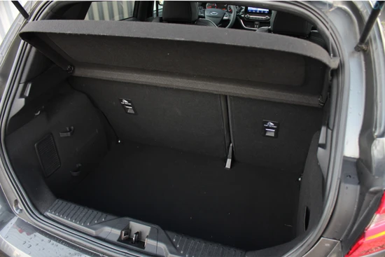 Ford Fiesta 1.5 200PK ST-3 | Panoramadak | Winterpack (Stoel- Stuur- en Voorruitverwarming) | 18 inch | Navigatie | Keyless |