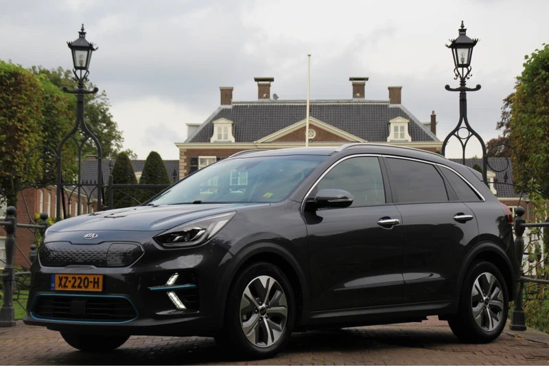 Kia e-Niro ExecutiveLine 64 kWh | CAMERA | LEDER | NAVI | NL-AUTO! | MARGE AUTO: INCL. BTW | 17'LM VELG | STOELVERWARMING + STOELVENTILATIE