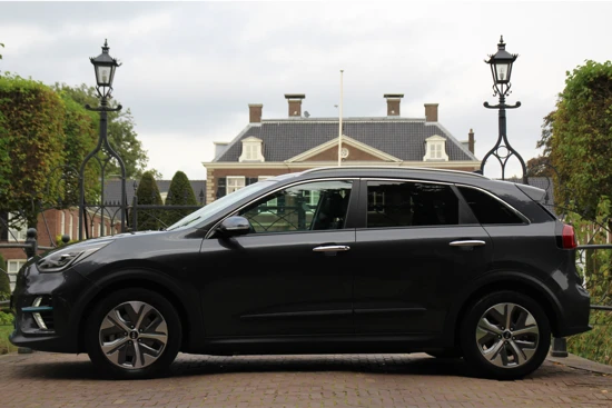 Kia e-Niro ExecutiveLine 64 kWh | CAMERA | LEDER | NAVI | NL-AUTO! | MARGE AUTO: INCL. BTW | 17'LM VELG | STOELVERWARMING + STOELVENTILATIE