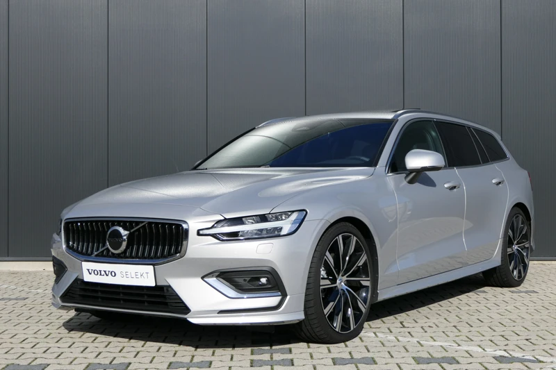 Volvo V60 B4 Ultimate Bright l Panoramadak l Stylingkit l 20''velgen l Heico uitlaten