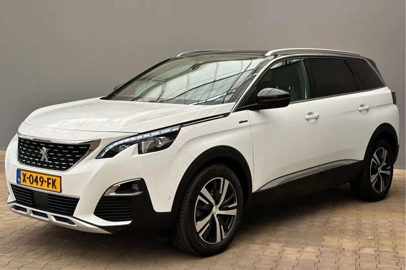 Peugeot 5008 1.2 130PK Automaat GT-Line | Navigatie | 18" Lichtmetaal | Apple/Android Carplay | Bluetooth | Cruise | Airco | LED |